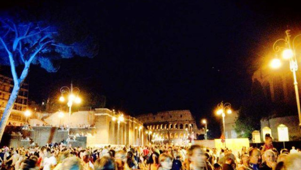 Immagine: Inaugurata la nuova passeggiata dei romani tra polemiche e manifestazioni