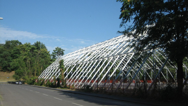 Immagine: Tendone X-Factor contiguo al Parco Lambro: SKY è in regola