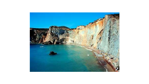 Immagine: Legambiente: è Chiaia di Luna a Ponza (Lt) la spiaggia del Lazio più bella