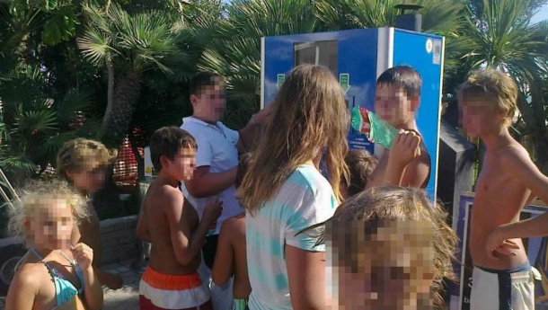 Immagine: Casetta Village a Ostia: differenziata in spiaggia con i riciclatori Eurven