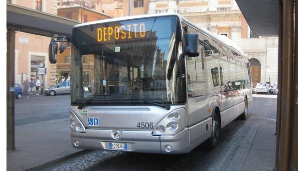 Immagine: 9 settembre: si torna a scuola con lo sciopero del trasporto pubblico