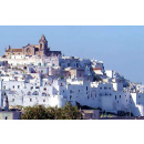 Immagine: Ostuni (Brindisi). Raccolta domiciliare (al 63%) è notturna per i turisti fino al 15 settembre