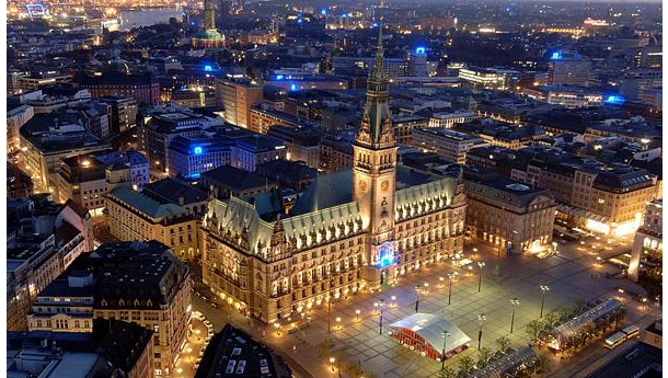Immagine: Referendum ad Amburgo su ri-pubblicizzare l'energia. Per un pelo vincono i...