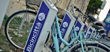 Lecce, bike sharing: installate 40 nuove colonnine. Ma si studia su come risparmiare