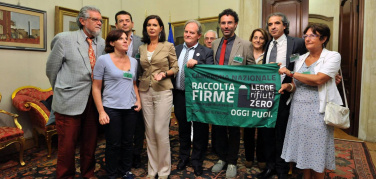 Consegnate alla Boldrini le firme Rifiuti Zero