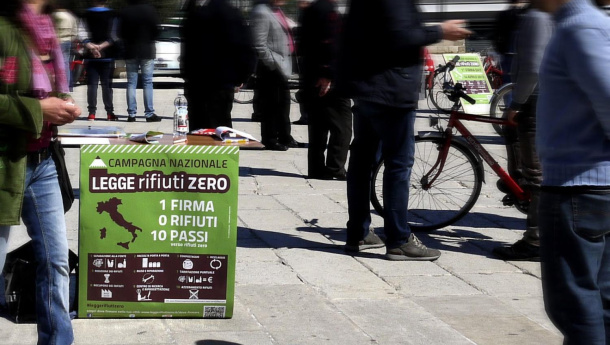 Immagine: Firme rifiuti zero. Puglia prima regione per numero di firme raccolte: oltre 13.000
