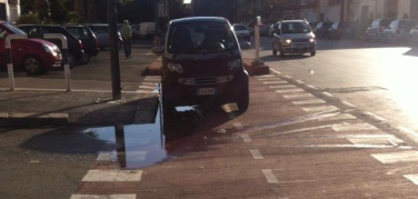 Bari, sosta selvaggia su pista ciclabile. Ciclisti e automobilisti in lotta
