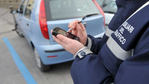 Immagine: E la Sala Rossa è divisa sulle contravvenzioni degli ausiliari del traffico