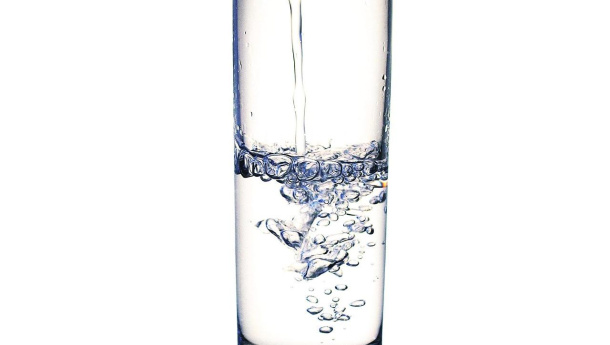 Immagine: Acque in bottiglia. Canone ridotto in Piemonte per chi sceglie le strade più 