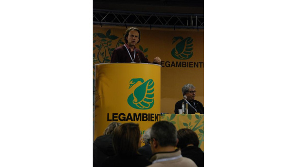 Immagine: Rifiuti, Parlati (Legambiente):