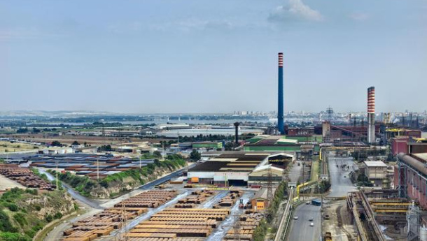 Immagine: Libri sull'ILVA di Taranto. Se ne parla a Desio (Monza)