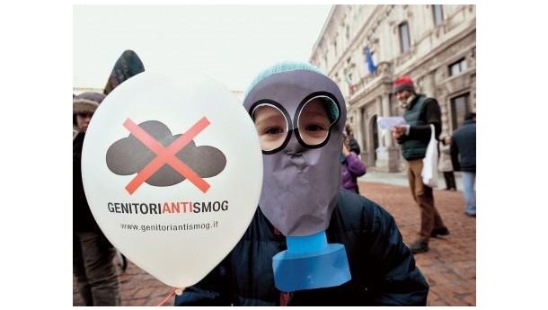 Immagine: Genitori anti-smog, il primato negativo per la qualità dell'aria va all'Italia