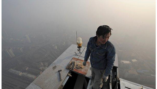 Immagine: Cina: lo smog oscura le telecamere di sorveglianza. Autorità preoccupate per la sicurezza