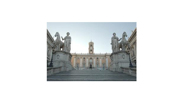 Immagine: Bilancio Roma: più fondi per manutenzione stradale, tagli per mobilità e trasporti pubblici