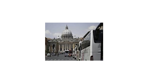 Immagine: Municipio I: eliminare stalli  bus turistici intorno al Vaticano
