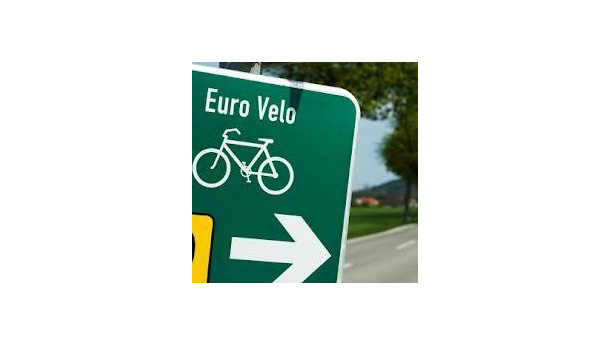Immagine: European Cyclists' Federation: usare la bici porta benefici per 200 miliardi di euro