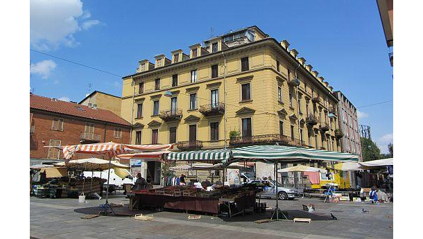 Immagine: Torino, il sabato della Serr in piazza Santa Giulia