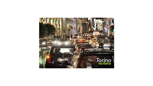 Immagine: Torino, via Roma di nuovo chiusa al traffico per 