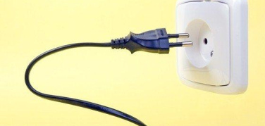 Consumi elettrici: nel 2013 sono calati del 3,5%. A novembre cresce ancora il fotovoltaico