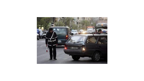 Immagine: Smog a Roma: ancora stop ai veicoli inquinanti e targhe alterne martedì 10 e mercoledì 11 dicembre