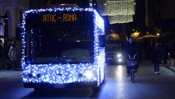 Immagine: A Roma arriva l'autobus dello shopping