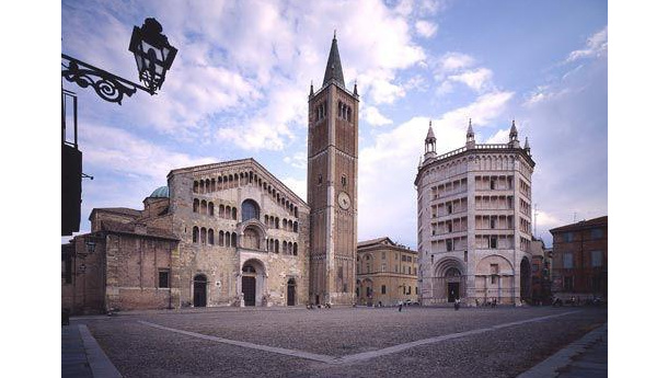 Immagine: Parma, CoReVe premia la città per la raccolta del vetro