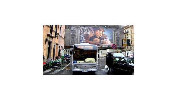 Immagine: Roma, shopping di Natale con gli autobus