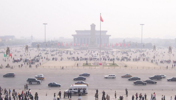 Immagine: Smog, ex ministro cinese ammette: 