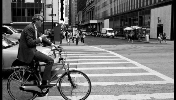 Immagine: Al lavoro in bicicletta: si avvicina la discussione sull'infortunio in itinere