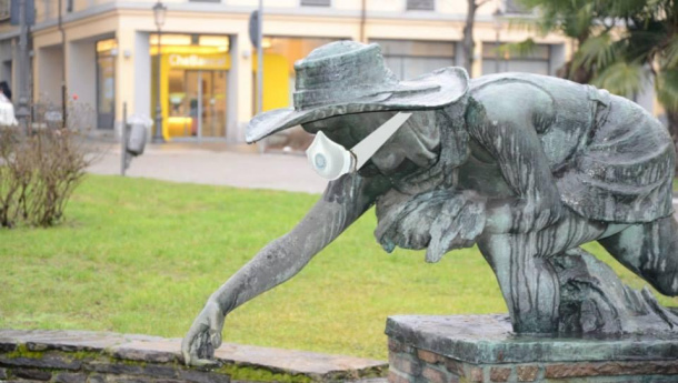 Immagine: Novara, contro lo smog anche le statue