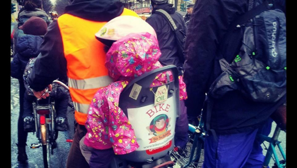 Immagine: Bike to School Torino: bambini in visibilio nonostante il traffico e la neve