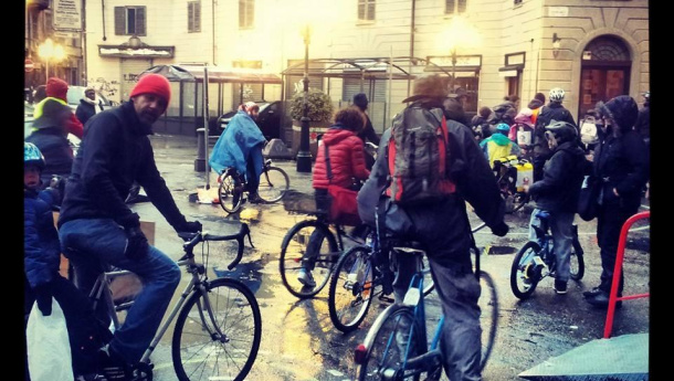 Immagine: Bike to School Torino, immagini e interviste dalla pedalata del 31 gennaio | Video