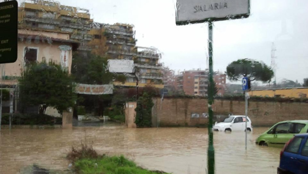 Immagine: Alluvione lampo a Roma, Marino: 
