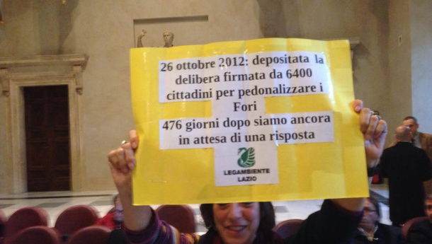 Immagine: E i Fori pedonali? Blitz di Legambiente in Campidoglio