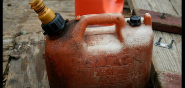 Carburanti di nuovo in calo a gennaio, ma il diesel riprende terreno