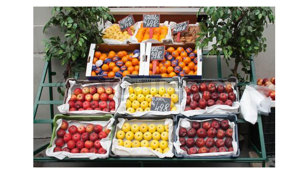 Immagine: Frutta sul marciapiede e smog: cronache da Pomigliano, epicentro di un singolare caso giudiziario