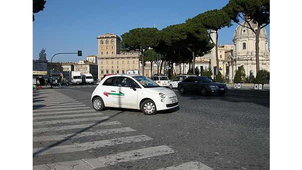 Immagine: Società Car2go, Eni e Nhp saranno il car-sharing privato di Roma