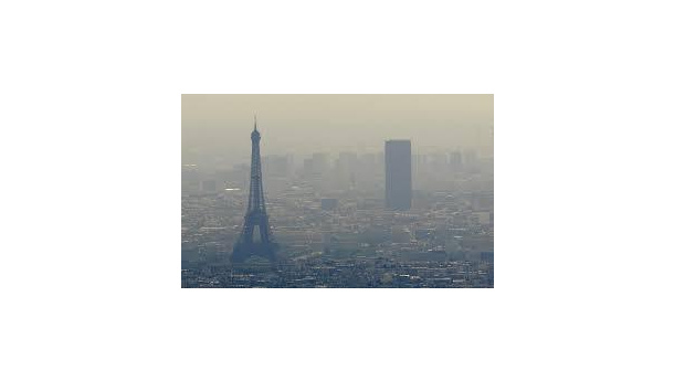 Immagine: Smog a Parigi: dopo i mezzi pubblici gratis, da lunedì 17 scattano le targhe alterne