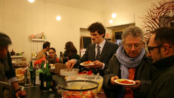 Immagine: Vanchiglia: l'aperitivo 'di recupero' è un successo