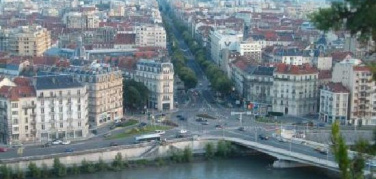 Francia: crolla il Partito socialista ma a Grenoble c'è speranza. Programmi del sindaco verde