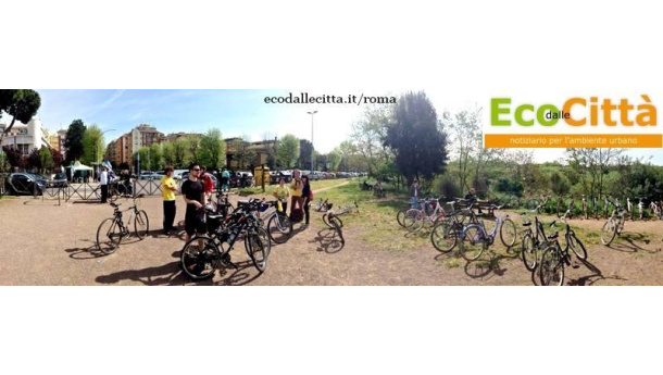Immagine: La “Biciclettata della Bellezza”. A Roma, il 13 aprile, si è pedalato per l’area archeologica più grande del mondo