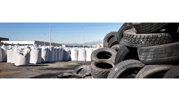 Immagine: Ponza: ripulita l'isola dagli pneumatici abbandonati nel porto e a terra