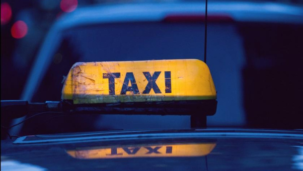 Immagine: Taxi contro Uber e NCC | La proposta dell'assessore Maran