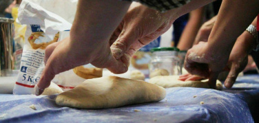 Banchetti e Monasteri: il Movimento per la Decrescita Felice in festa | Foto e Video