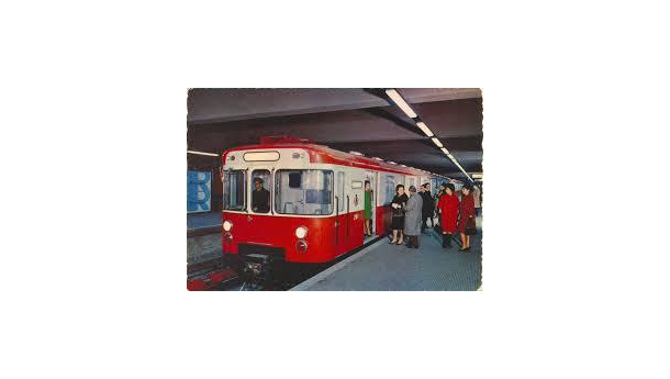 Immagine: Metropolitana a Milano: MM celebra i 50 anni della M1 (la 