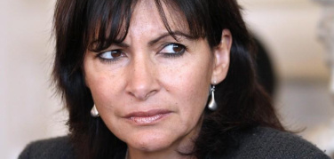 Parigi, Anne Hidalgo presenta il suo piano contro lo smog