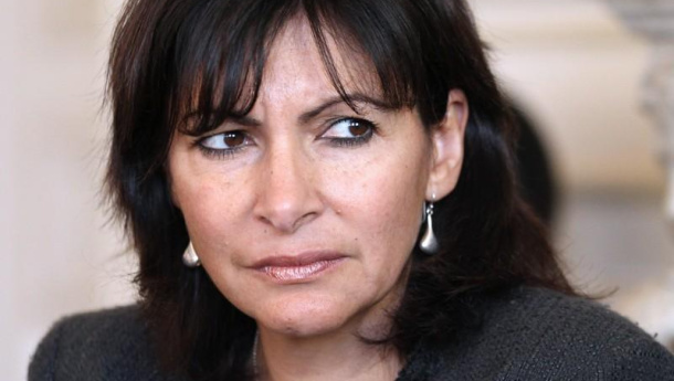 Immagine: Parigi, Anne Hidalgo presenta il suo piano contro lo smog