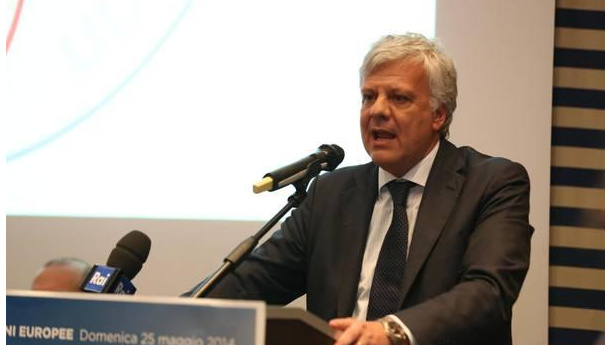 Immagine: Efficienza energetica, Galletti: presto fondi per le scuole e la proroga degli ecobonus