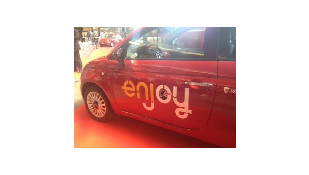 Immagine: Enjoy, arriva a Roma il car sharing targato Eni con le Fiat 500