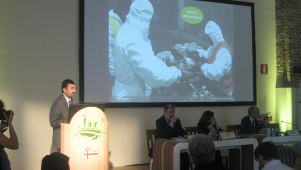 Immagine: Differenziata organico: il problema dei falsi sacchetti compostabili